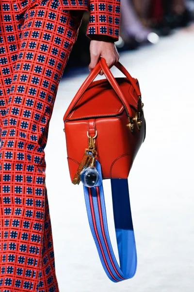 Look 13